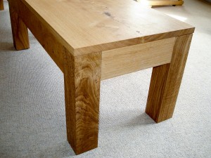 Bench in oak