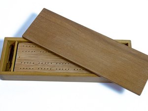 Cribbage board & box in mahogany & mulberry