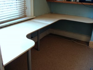 Fitted desk in birch ply