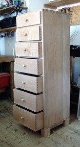 Shaker chest of drawers in beech